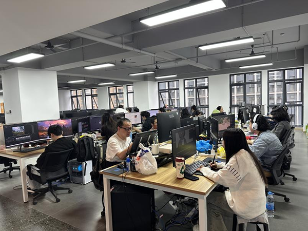 光影为翼，使命闪耀 云南翼窝鸟以数字创意软件惊艳金鸡奖